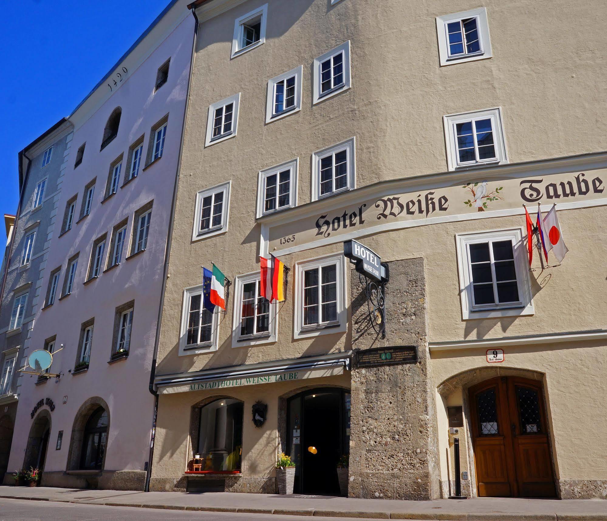 Altstadthotel Weisse Taube Salzburg Exterior photo